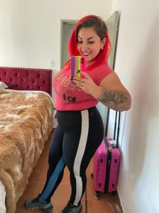 663048571: Chica busca chico en Madrid