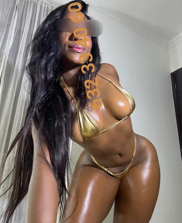 632334060: Chica busca chico en La Coruña