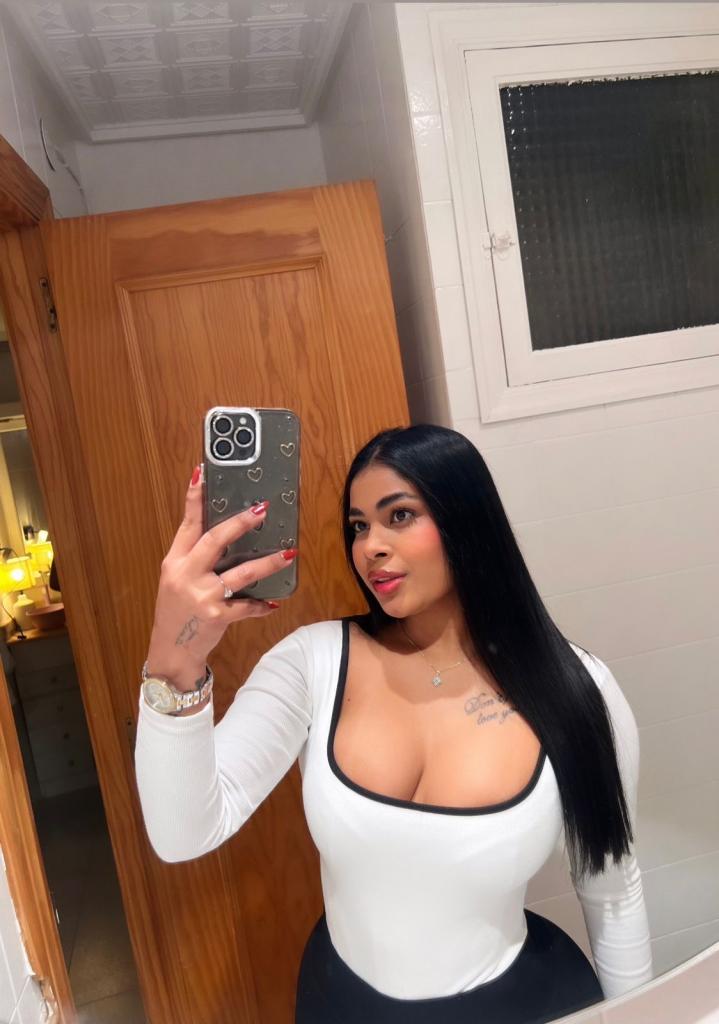 Chica busca chico en Alicante: Chica busca chico