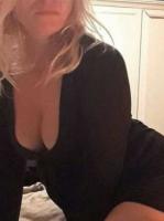 693677594: Chica busca chico en Tarragona