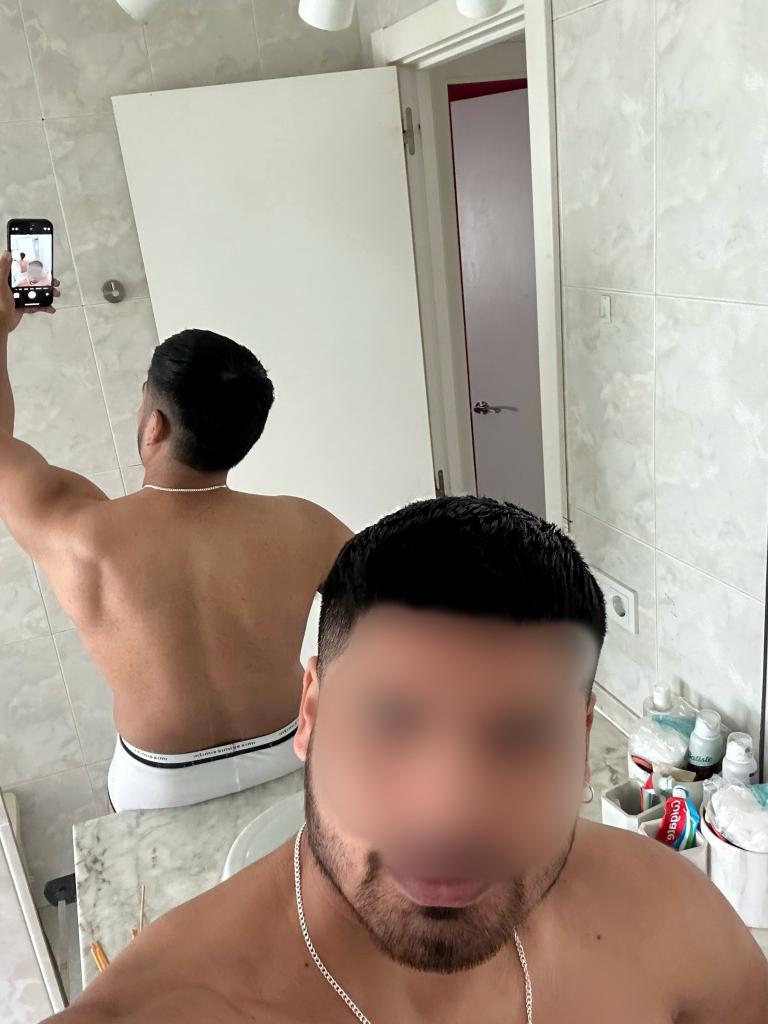 Chica busca chico en Ibiza: 