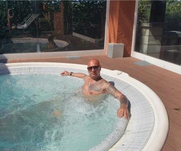 672447608: Chico busca chica en Barcelona