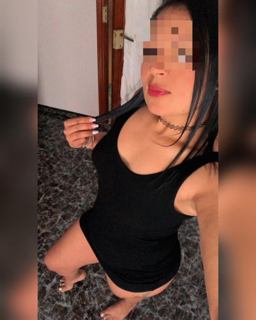 611342753: Chica busca chico en Barcelona