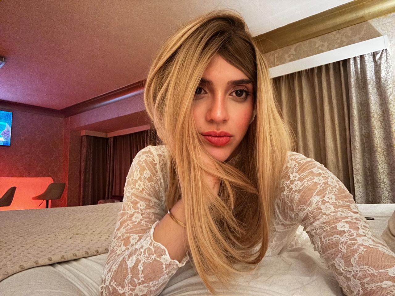 670868568: Travesti en Barcelona