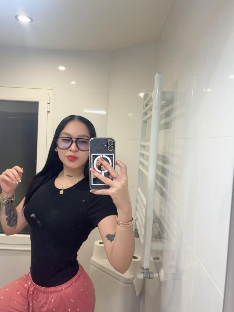 624841740: Chica busca chico en La Coruña