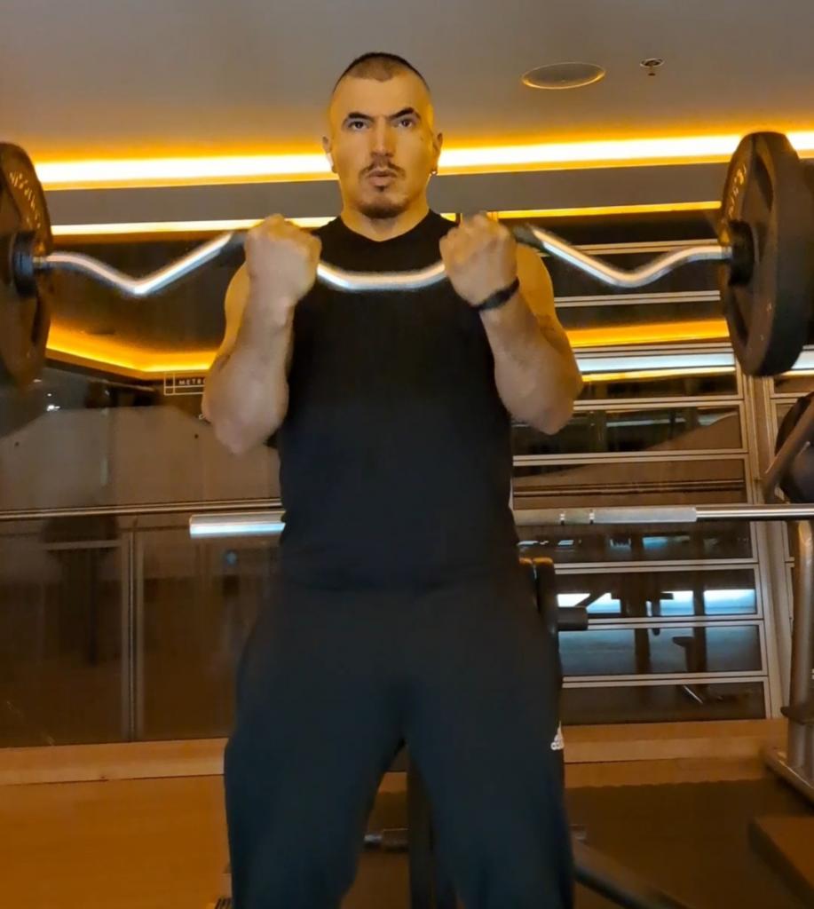 Chico busca chica en Barcelona: 