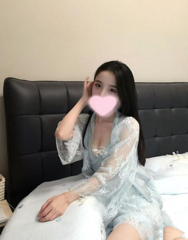 670663990: Chica busca chico en Madrid