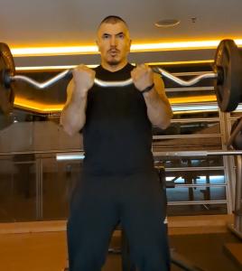 664131787: Chico busca chica en Barcelona