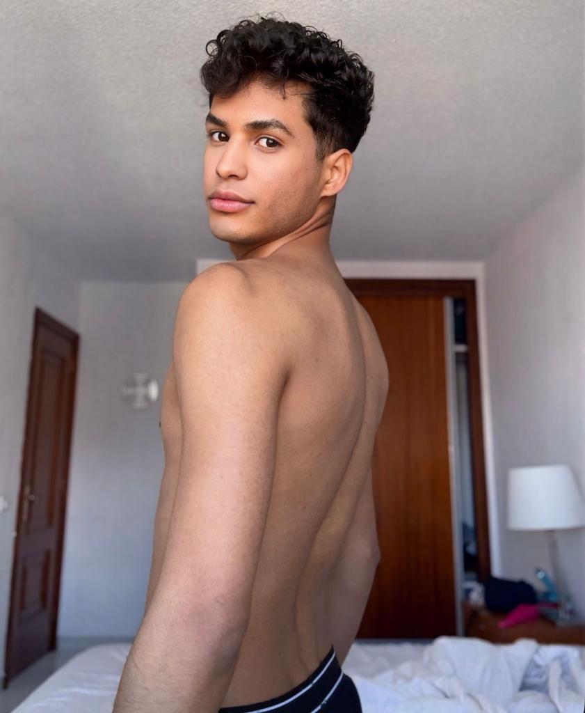 600029977: Chico busca chica en Ibiza