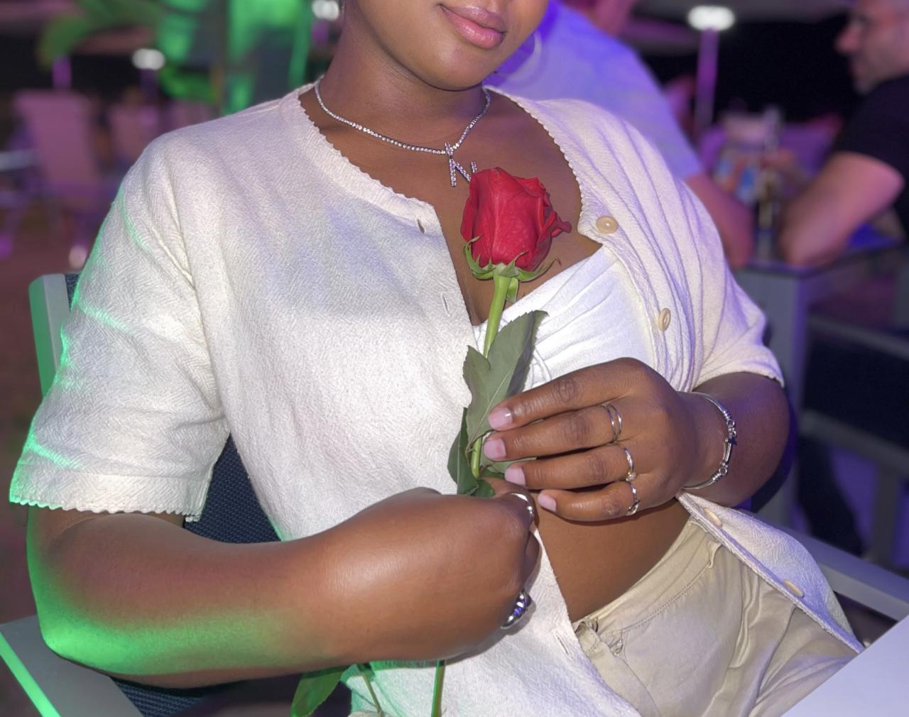 678951447: Chica busca chico en Málaga