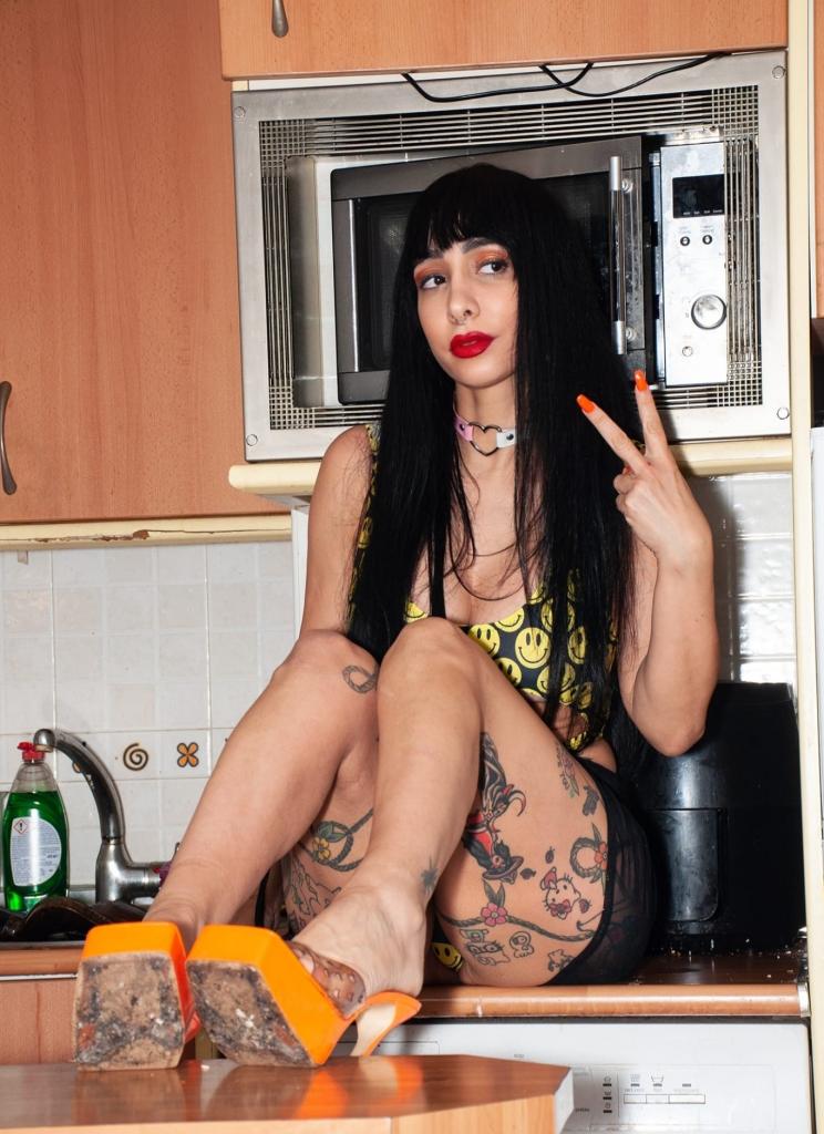 655882183: Chica busca chico en Madrid