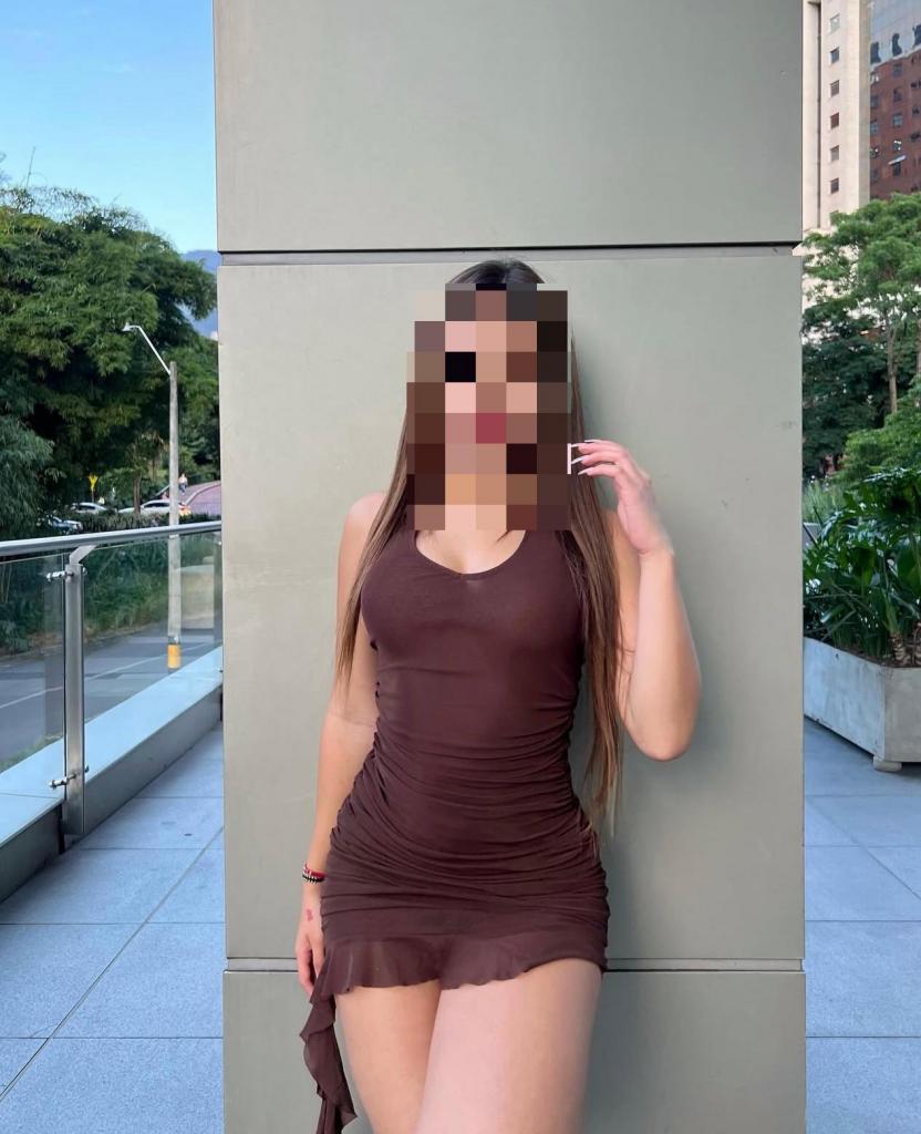 613853458: Chica busca chico en Barcelona