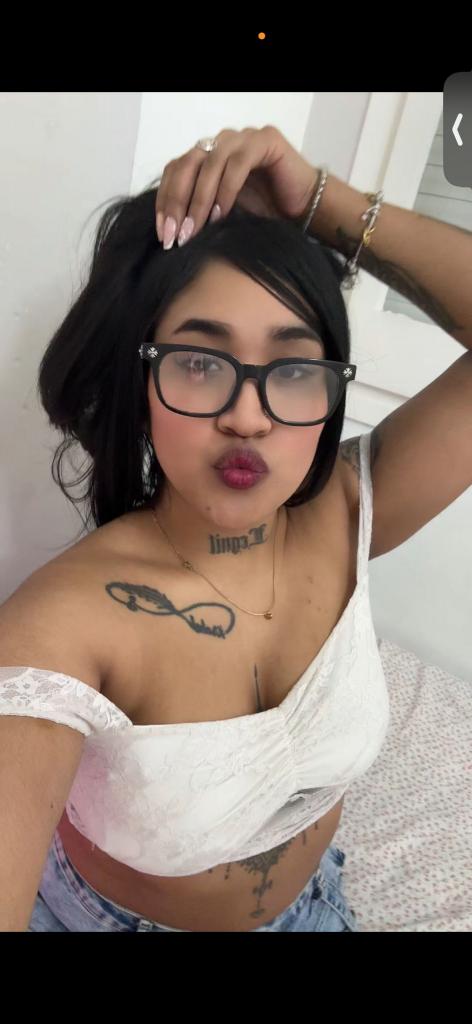 645575829: Chica busca chico en Barcelona