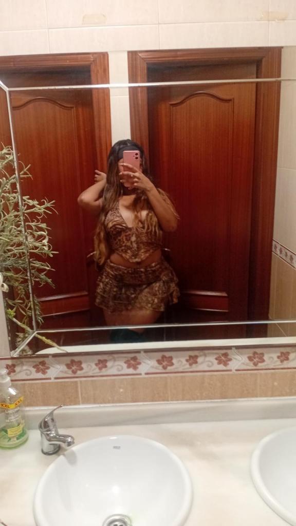 Chica busca chico en Almería: 