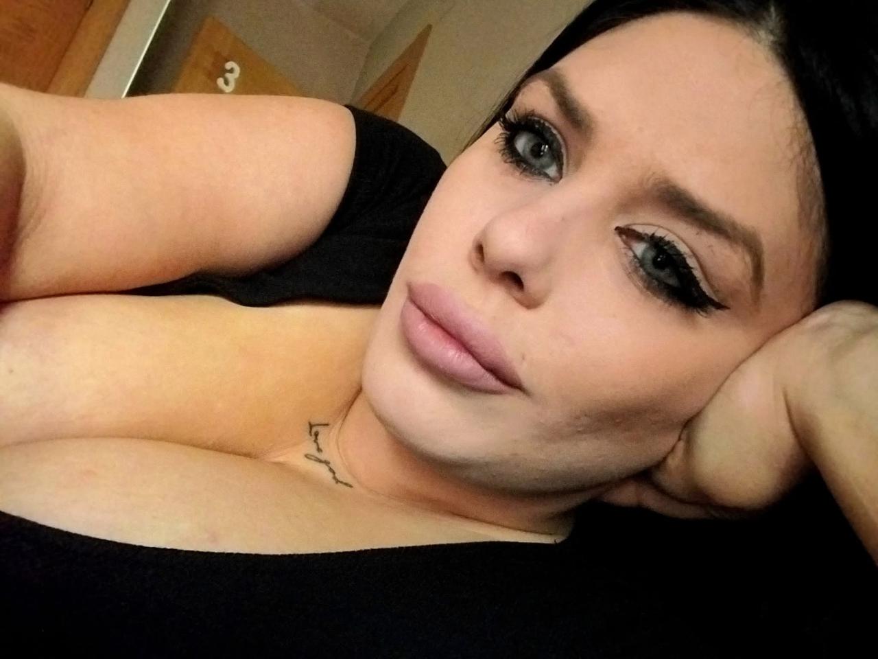 613952439: Chica busca chico en Granada