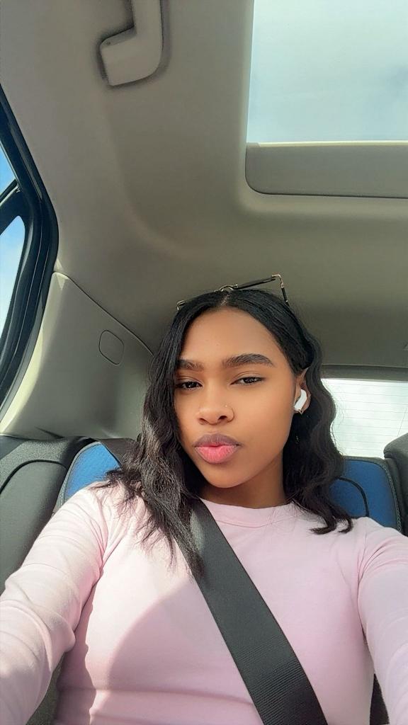 699387190: Chica busca chico en Cádiz