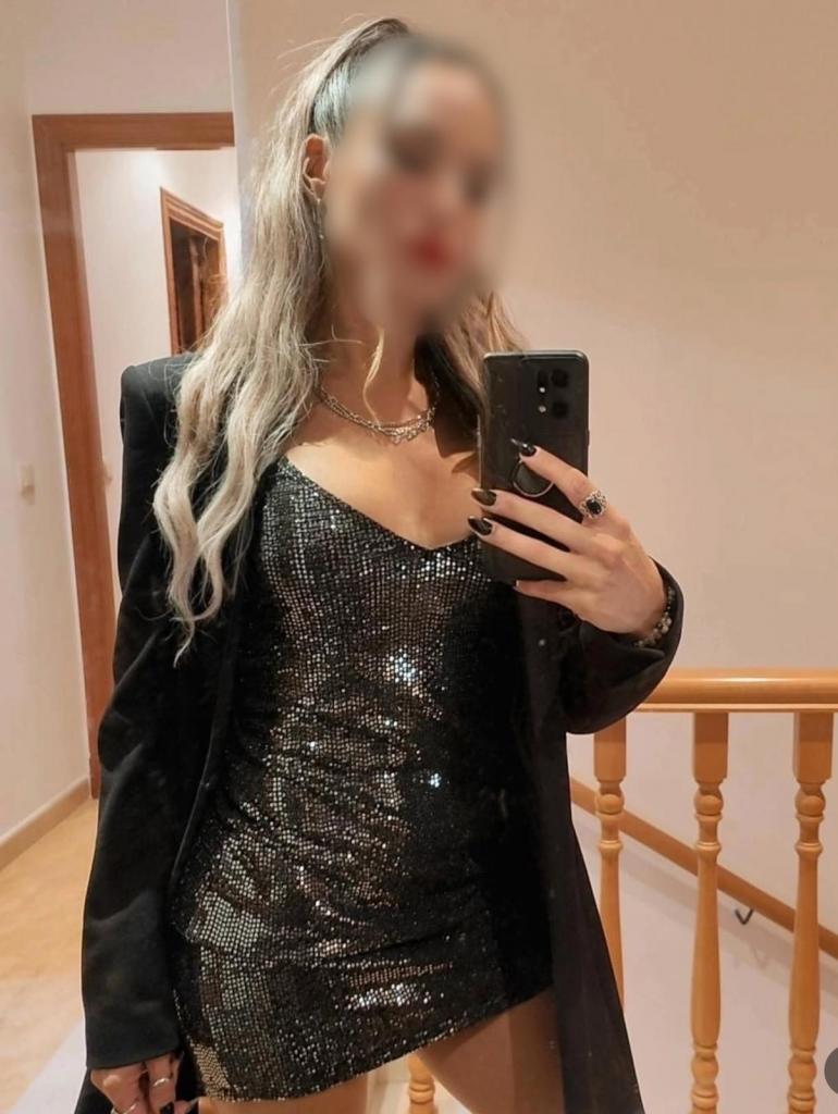 631326996: Chica busca chico en Murcia