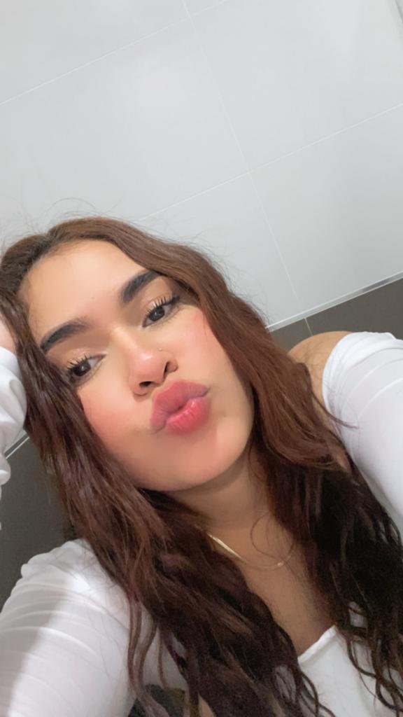 695644357: Chica busca chico en Albacete