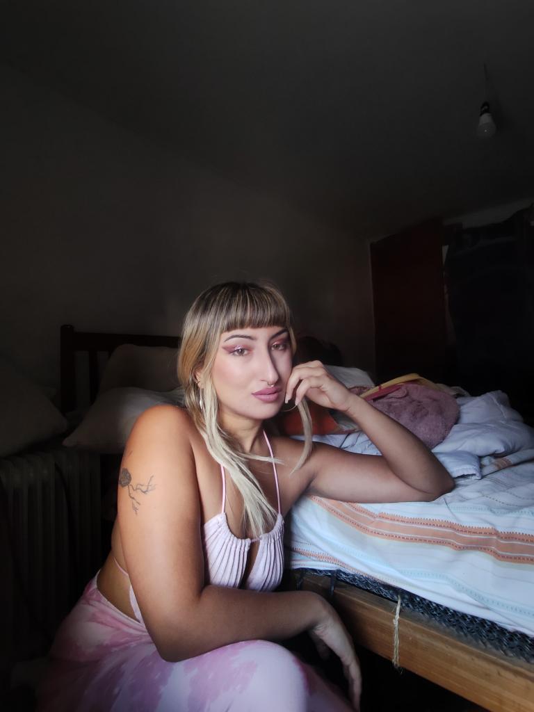 614943420: Chica busca chico en Valencia