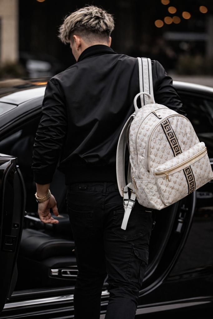 Chico busca chica en Murcia: 