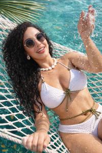 613677079: Chica busca chico en Pontevedra