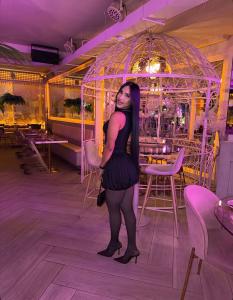 617746381: Chica busca chico en Madrid