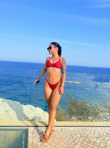 613458055: Chica busca chico en Alicante