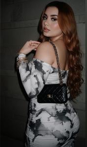 674624202: Chica busca chico en Barcelona