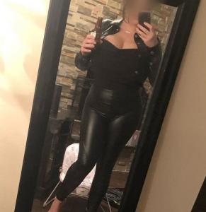 611331077: Chica busca chico en Córdoba