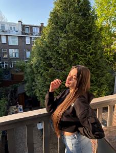 674414297: Chica busca chico en Barcelona