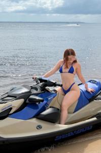 631386431: Chica busca chico en Sevilla