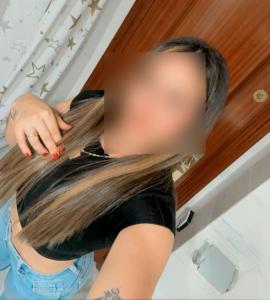 613853458: Chica busca chico en Barcelona