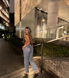 661167209: Chica busca chico en Almería