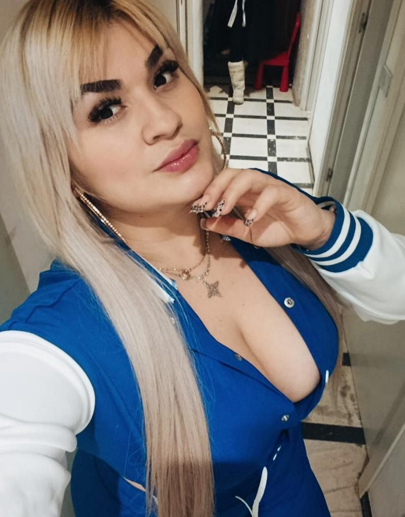 697709901: Chica busca chico en Málaga