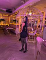 617746381: Chica busca chico en Madrid