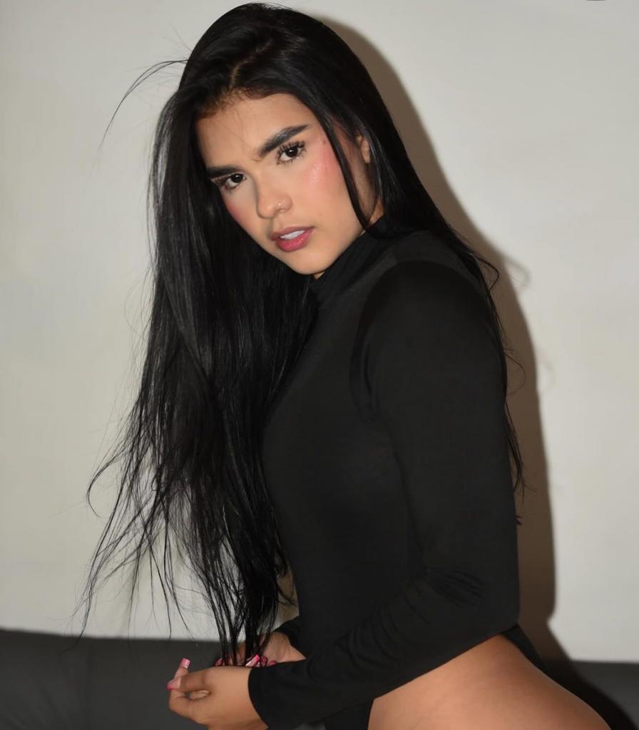 612286541: Chica busca chico en Navarra