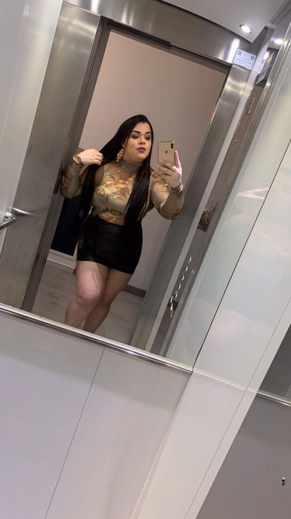 623344845: Travesti en León