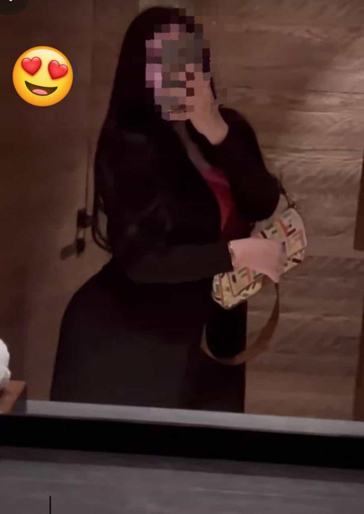 Chica busca chico en Ibiza: 