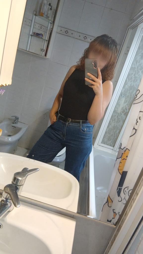 631999055: Chica busca chico en Barcelona