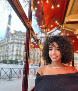 696227760: Chica busca chico en Ibiza