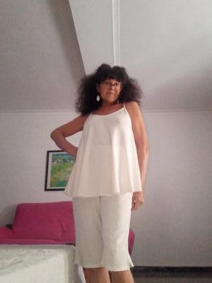 692630550: Chica busca chico en Barcelona