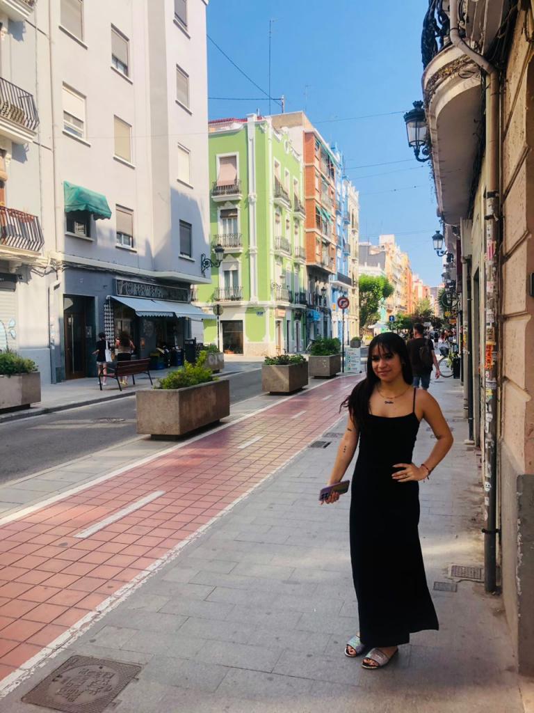 Chica busca chico en Valencia: Chica busca chico