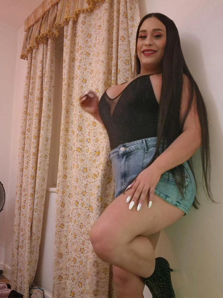 611275347: Travesti en La Rioja