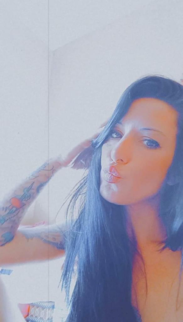 672852701: Chica busca chico en Sevilla