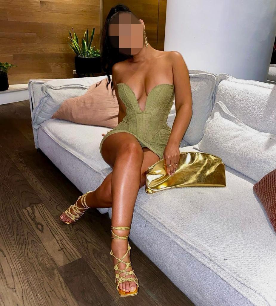 Chica busca chico en Alicante: Chica busca chico