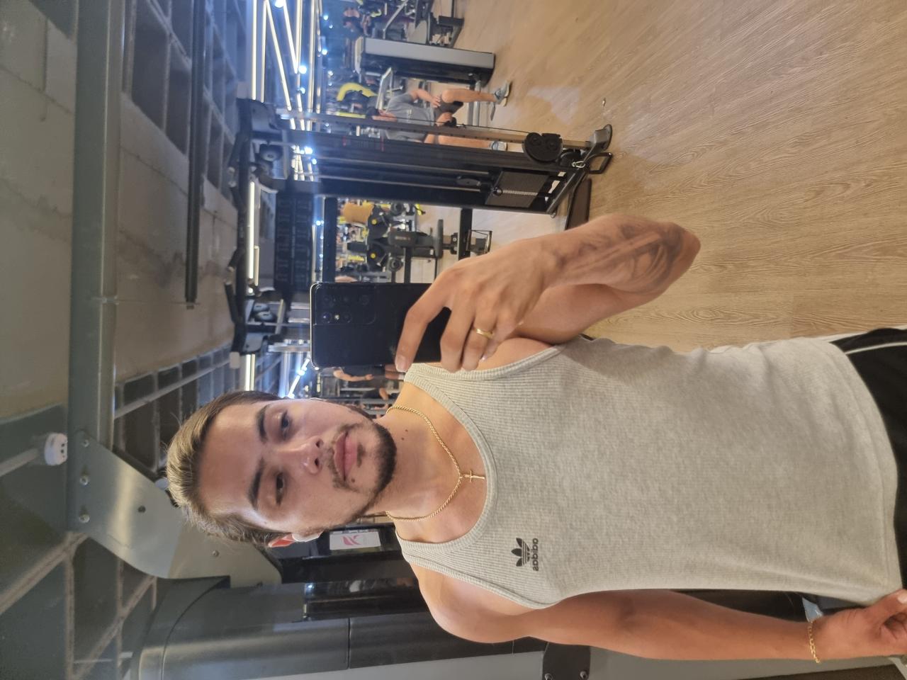 Chico busca chica en Málaga: 