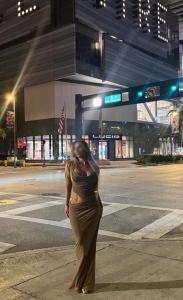 661167209: Chica busca chico en Almería