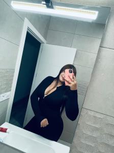 613577356: Chica busca chico en Barcelona