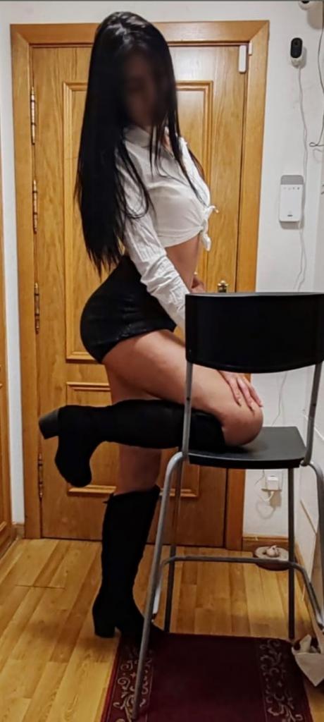 658438742: Chica busca chico en Cantabria