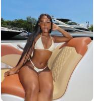 631696788: Chica busca chico en Barcelona